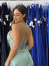 VESTIDO ALCINHA COM DECOTE FENDA LISO